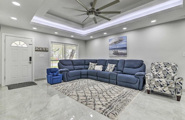 Patio and Grill Spacious Gem Near Gulf Coast!