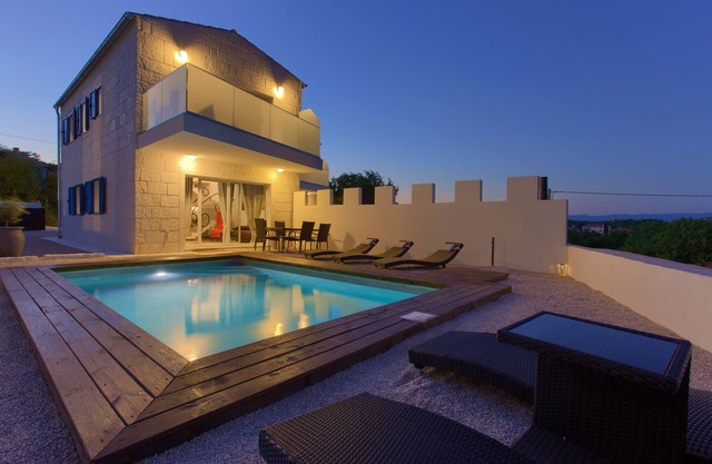 Pax House 1