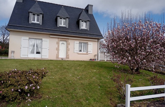 Pays Fouesnantais "Chez Germaine" house, 10 minutes from beaches and Quimper.