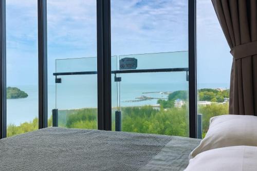 PD Dwharf The Bay Oceanview Suite