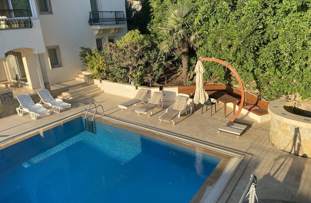 Peace and quiet, sea and mountain views, plenty of space and complete privacy