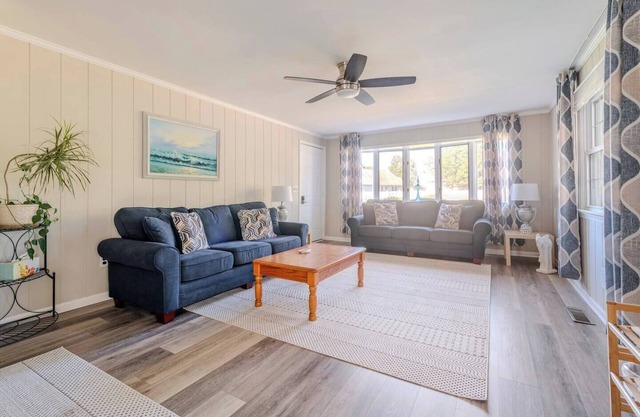 Peaceful 3BR Home Near SU, Sports Fields, Civic Center, Zoo & Ocean City