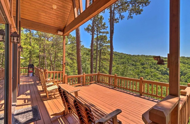 Peaceful Cabin with Deck and Scenic Mtn Views!