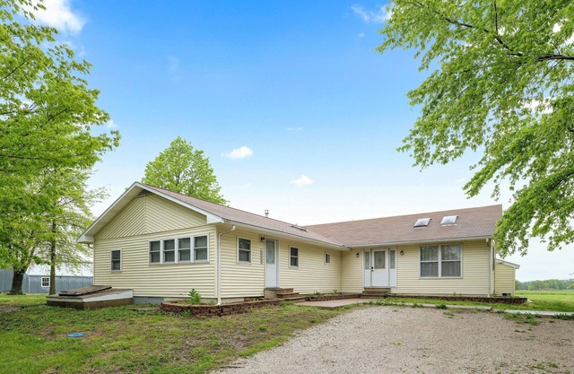 Peaceful Country Home near Sheldon, MO