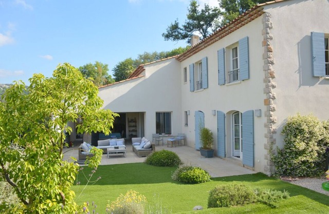 Peaceful designed modern villa nestles in St Paul de Vence