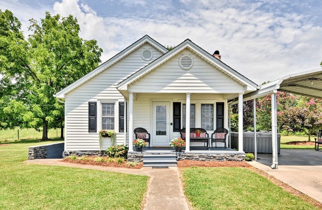 Peaceful Elkin Vacation Rental ~ 17 Mi to Mt Airy!