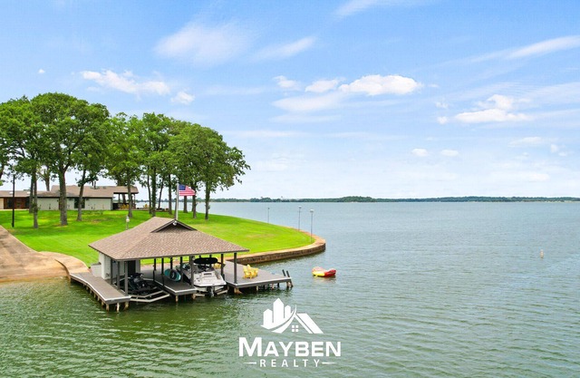 Peaceful Escape on Lake Bob Sandlin