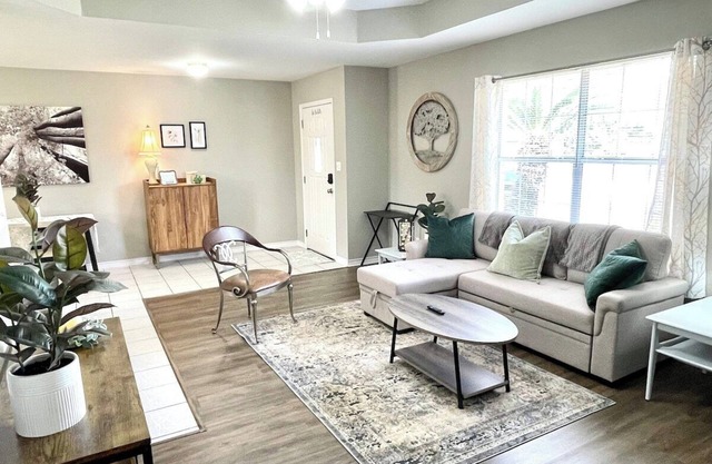 Peaceful Haven 2BR/1BA in Quiet Neighborhood