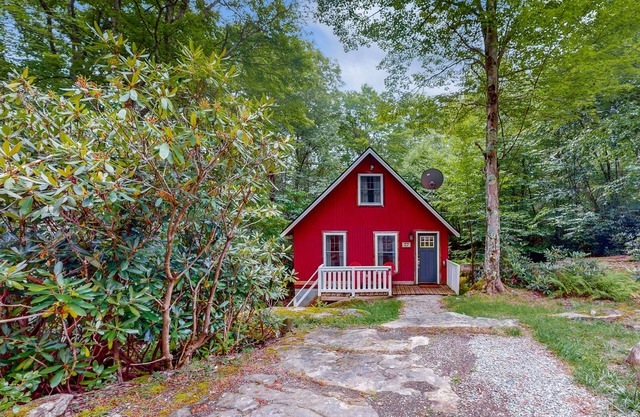 Peaceful home near summer and winter outdoor activities - 4 wheel drive needed