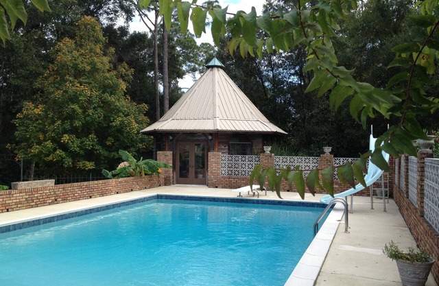 Peaceful Pensacola Estate on 2 acres. 20x40 gunite pool! Large gazebo w/hot tub!