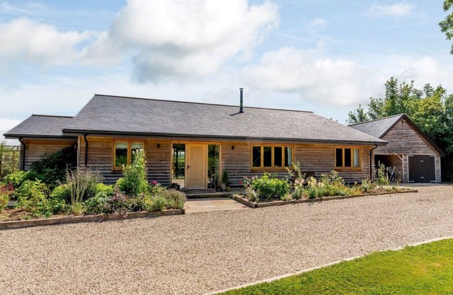 Peaceful pretty cottage with fabulous rural views and open space. NEW listing