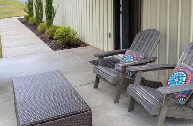 Peaceful, quiet country-side Studio Apartment 1Br