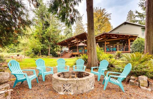 Peaceful Renton Retreat w/Hot Tub Access!