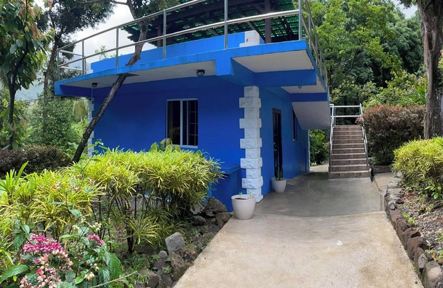 Peaceful Retreat in Nature. Charming Cottage in Soufrière.