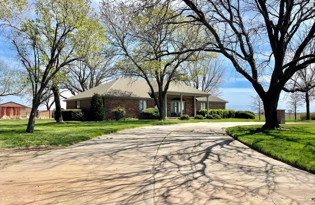 Peaceful Spacious Country house only 8 mins from the Kansas State Fairgrounds