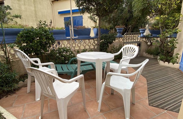 Peaceful villas 400m from the beach for 4 people