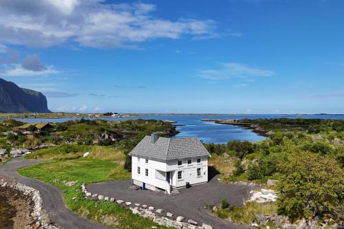 Peaceful Wildlife House