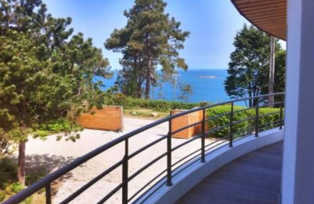 Peacefull villa, (beautiful tip of Penn Al Lann, sea 50m), Carantec, Britanny.