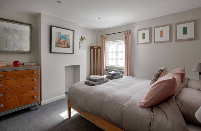 Pearl's 2 Bedroom Cottage Classic with Private Bathroom