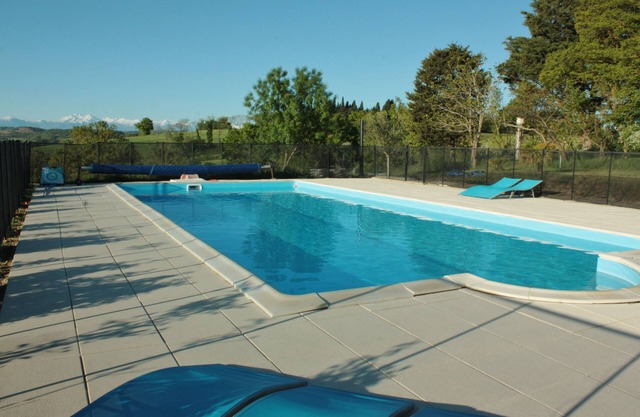 Pech Belo, air-conditioned with swimming pool, view of the Pyrenees, 3 épis GdF