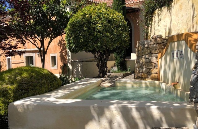 Pedra & Cal, a spacious 200 year old village house