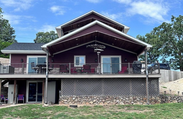 Peggy's Paradise- 3 Bdrm Lakefront House on Gravois Arm, Lake of Ozarks
