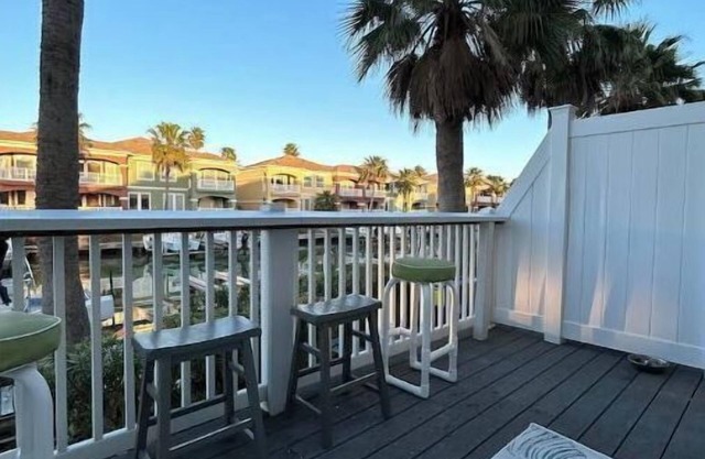Pelican Pete's Boathouse at South Padre Island Golf Club - Pet Friendly!