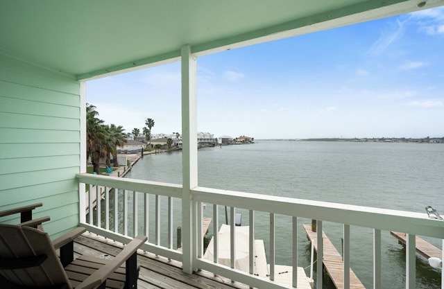 Pelican Shores ~ Amazing Water views