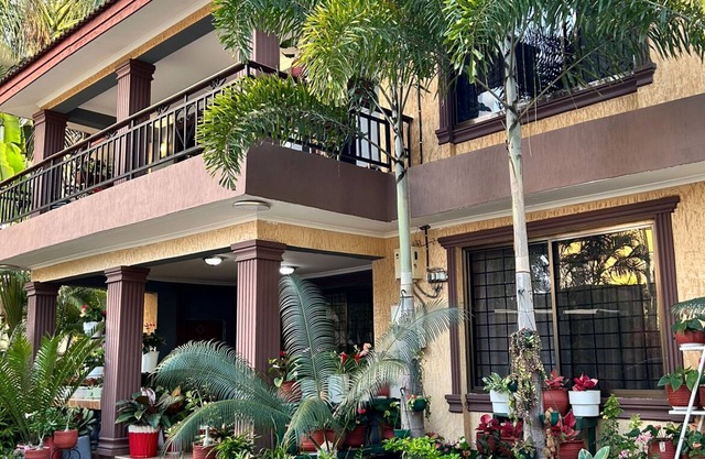 Peninsula Residence
