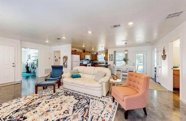 Pensacola Coastal Retreat Near UWF Family-friendly, Pensacola Coastal Retreat near UWF Family-friend