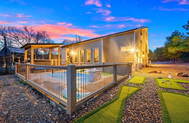 Pent Haus, Heated Pool (For A Fee),Creekside,Gameroom,Playset,Bunks,Pets, EV Outlet