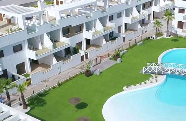 Penthouse apartment with private sunny roof terrace (family friendly)