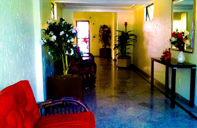 Penthouse apartment with hot tub, air conditioning, and 700m from the coast