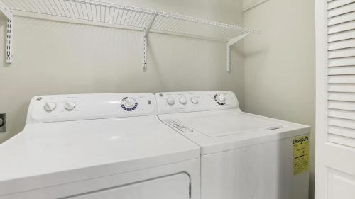 Penthouse Loft- Balcony Over Downtown Statesboro