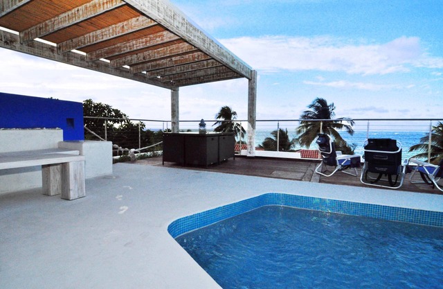 PentHouse Ocean views, Top-Roof Pool,10 Steps to Beach, Groups, max.9 2bed/2bath