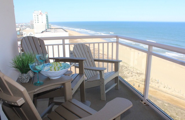 Penthouse Oceanfront Views in Towers building