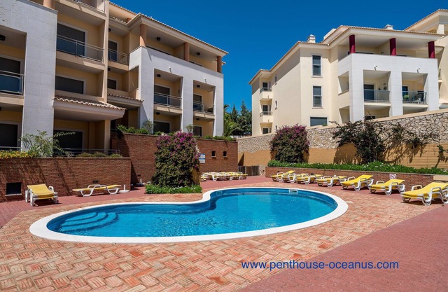 'Penthouse-Oceanus' sea view with swimming pool, in the residence Oceanus-Jardim.