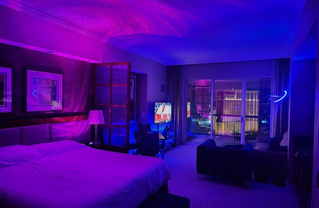 Penthouse Studio with Balcony! Strip View