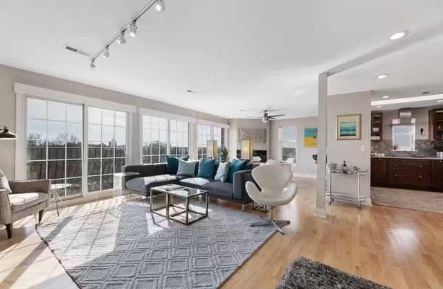 Penthouse Style Condo with City View