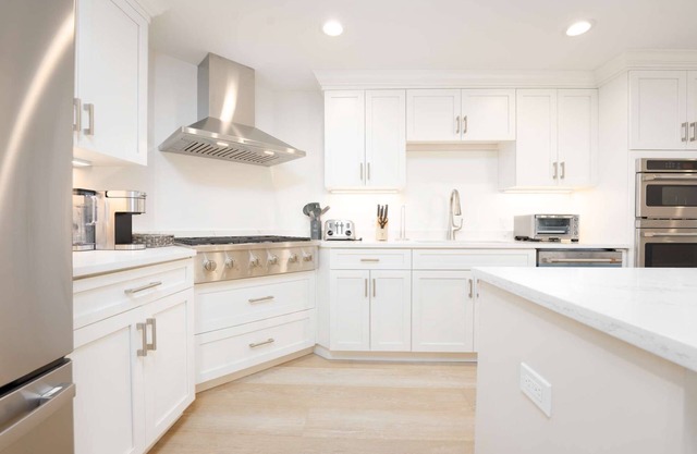 Penthouse with Private Roofdeck on Plymouth Harbor