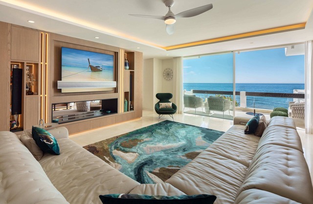 Penthouse with Sea View in Puente Romano