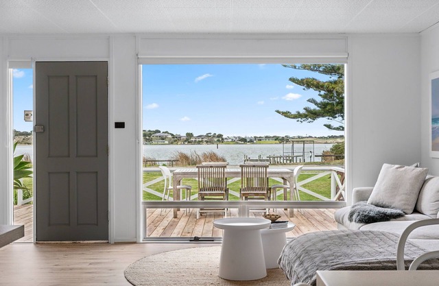 Percys Place- Waterfront, pet and family friendly