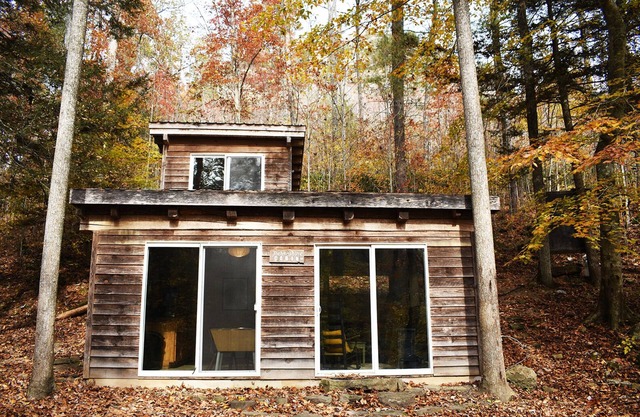 Peregrine Cabin - Off the Grid, hike-in cabin