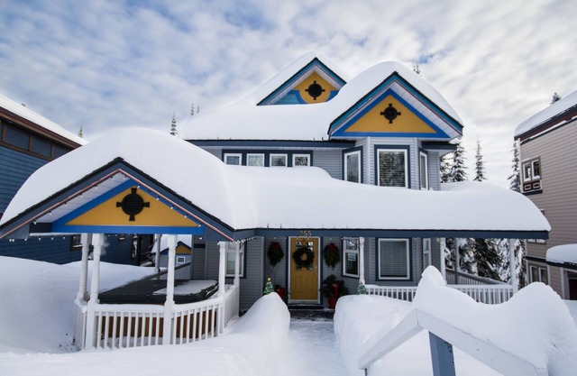 Perfect Alpine Escape -Prime Ski In/Out Location