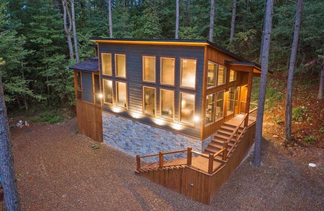 Perfect Couples Getaway! Modern Chic 1 bdrm Sleeps 4