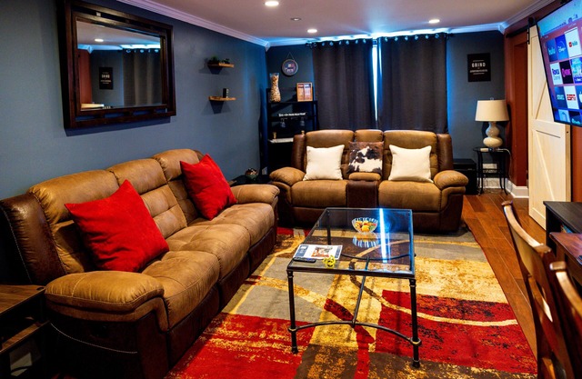 Perfect DTWN Condo with King beds