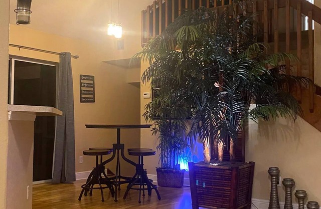 Perfect for 1 or 2 guests that like a comfy cozy space!