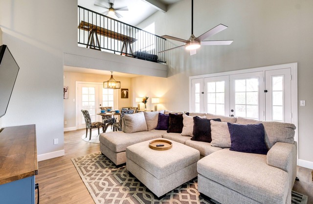 Perfect for Families: Spacious Sun Lakes Home!