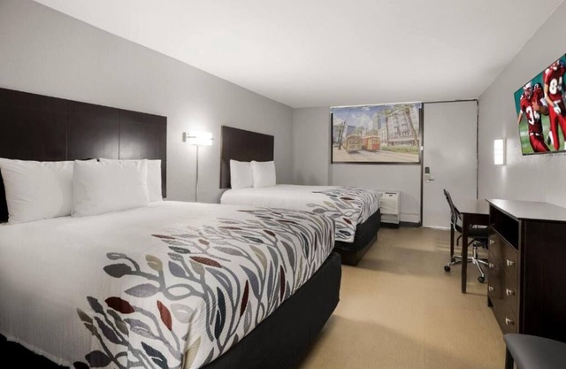 Perfect for Small Groups! Free Parking On-site, One Pet Stays Free!