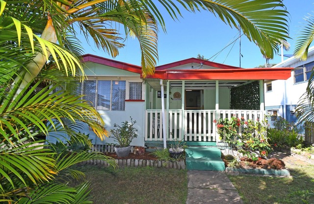 Perfect location - no car needed walk to everything